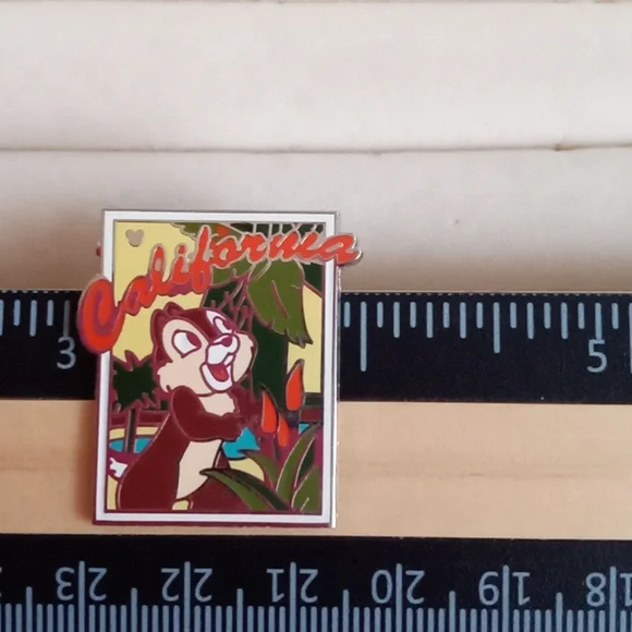 DISNEY HIDDEN MICKEY CHIP CALIFORNIA PIN - Picture 3 of 5